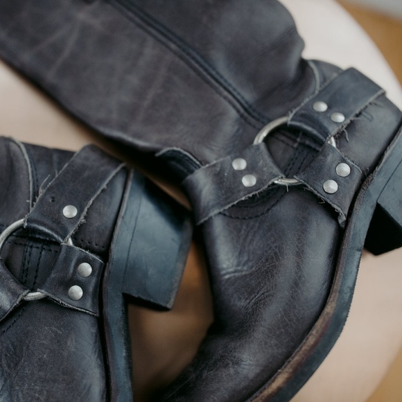 FRYE Harness 12R in Smoke - Picture 4 of 7